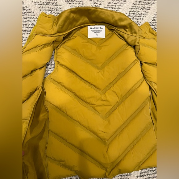 Athleta Inlet Mustard Yellow Vest - Picture 5 of 10
